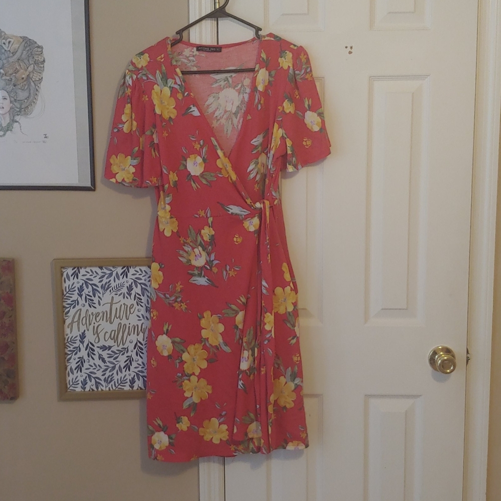 Peach floral wrap dress - Picture 1 of 3